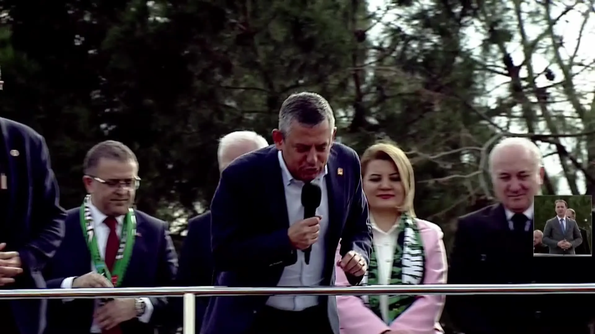 CHP’nin “Millet İradesine Sahip Çıkıyor” mitingi Kocaeli’de… Özgür Özel: “Artık Tayyip Erdoğan’dan bakan değişikliği istemiyoruz, sandığı istiyoruz”