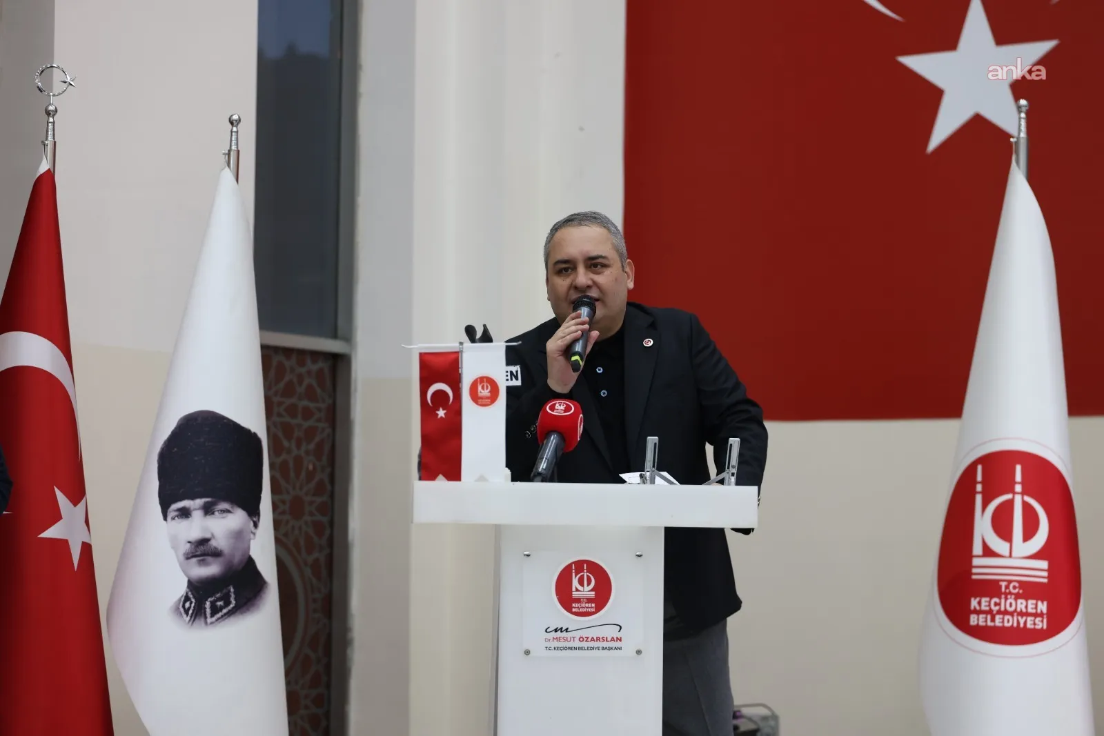 Keçiören Belediye Başkanı Özarslan, özel gereksinimli bireyler ve sporcularla iftar yaptı