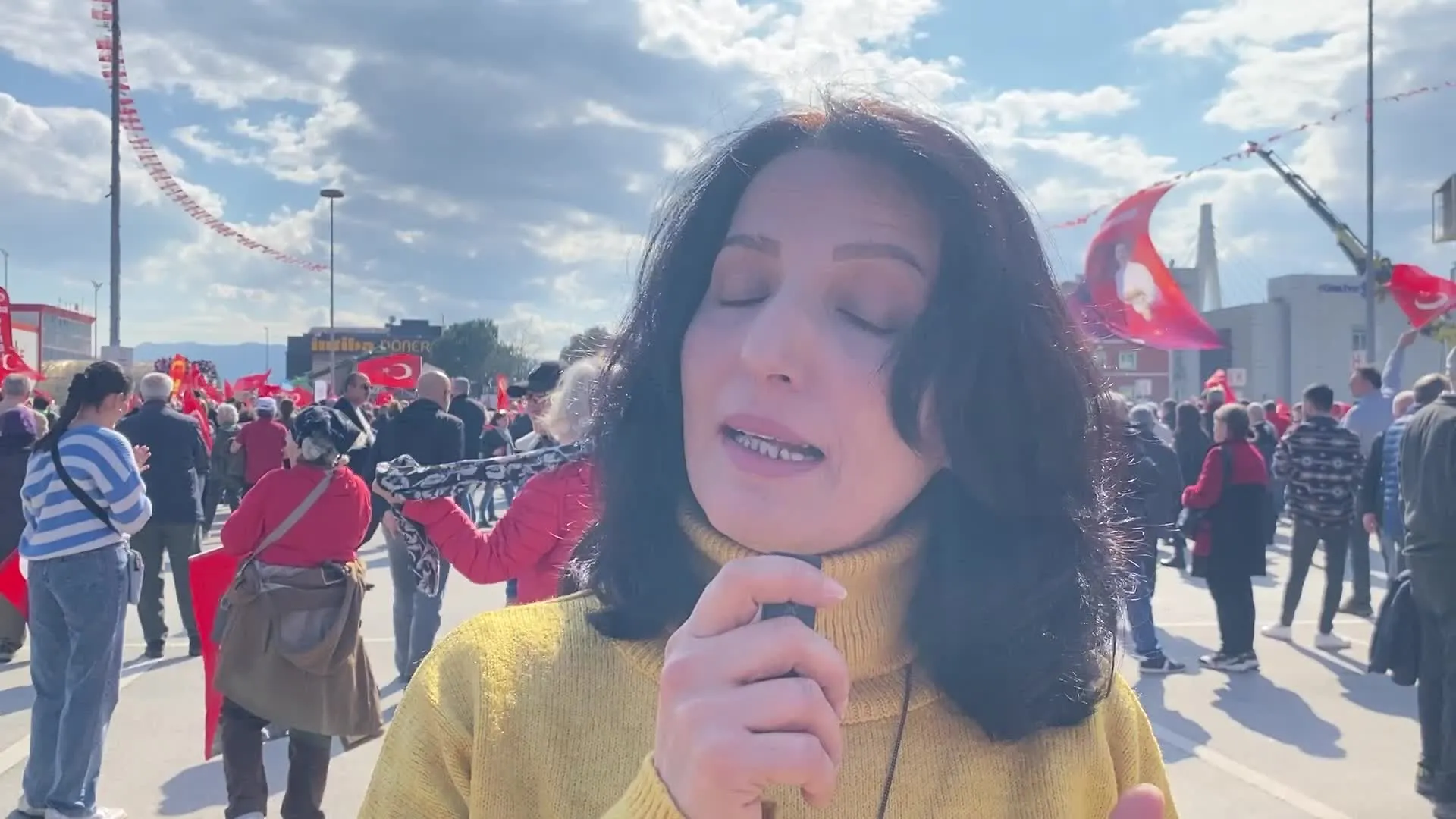 CHP’nin Kocaeli’deki “Millet İradesine Sahip Çıkıyor” mitingi… EMEP’li Erkan: “Ekmek, barış ve özgürlük taleplerimizle birleşelim”