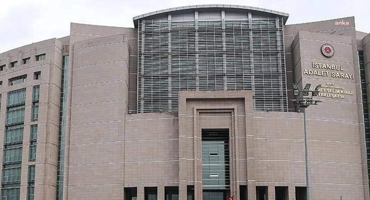 İstanbul’da toplu taşımada kendini “Savcı” olarak tanıtıp yolcuyu tehdit eden şüpheli tutuklandı