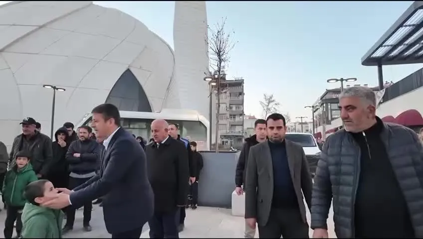 Adıyaman Belediye Başkanı Tutdere, iftar çadırında vatandaşlarla bir araya geldi