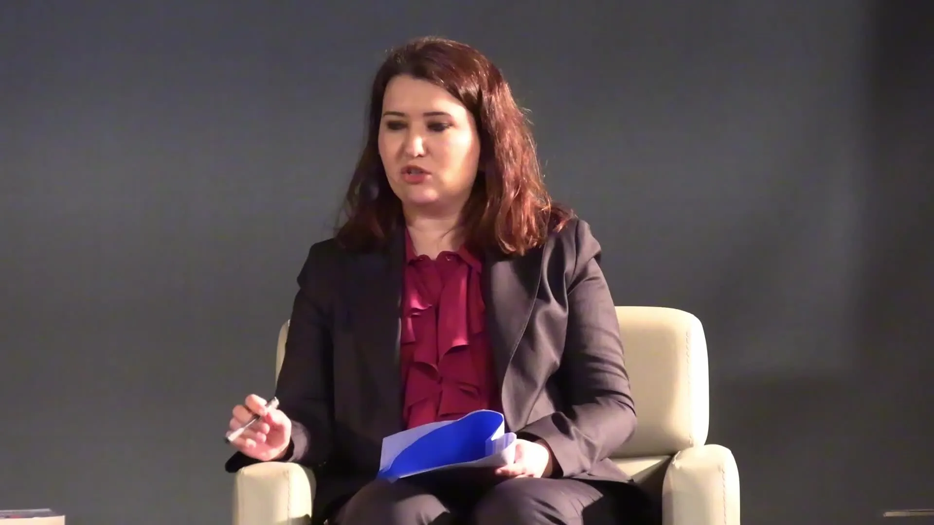 İzmir’de “Gerçekleri Bilmeye Hakkınız Var” paneli…  CHP Genel Başkan Yardımcısı  Gökçen: Hedef alınan, iktidarın seçimle değişebilecek olduğu düşüncesi ve demokrasi