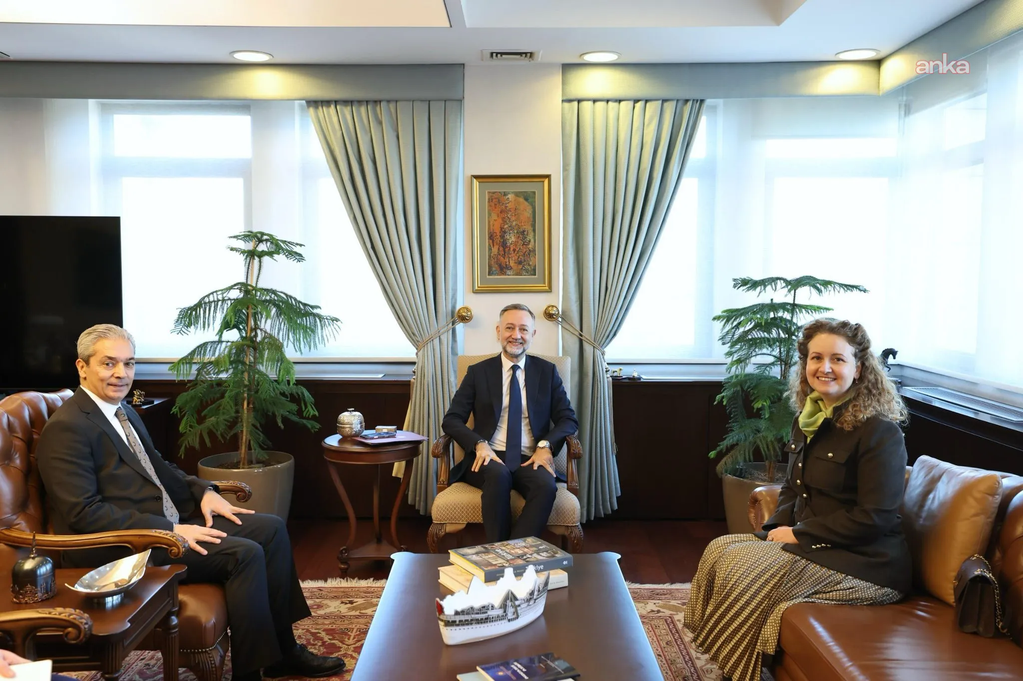 Dışişleri Bakan Yardımcısı Gümrükçü, BM Uluslararası Bağımsız Bilimsel Yapay Zeka Paneli’ne seçilen Prof. Dr. Demirköz ile görüştü